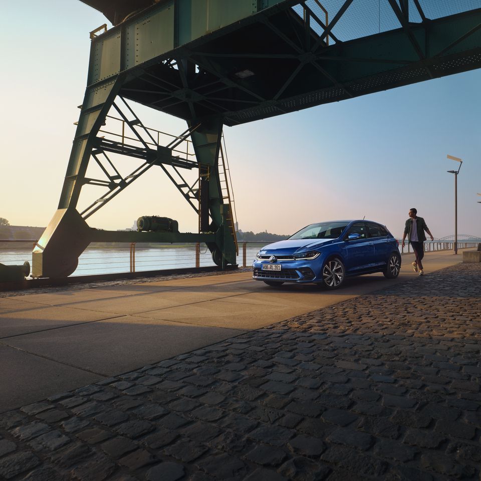 vw golf gelb seitenansicht kurkuma vw golf gelb seitenansicht kurkuma
